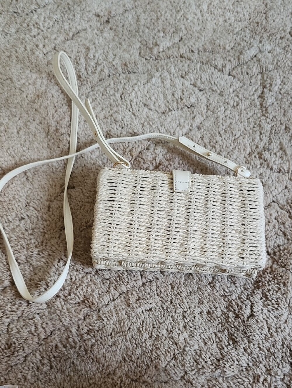 A New Day Woven Paper Crossbody Bag in Cream V A catipn Resort Summer - Picture 2 of 5